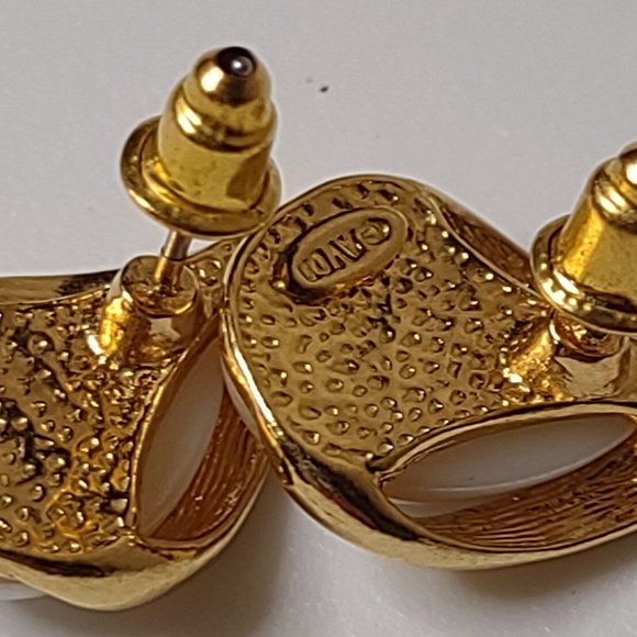 Gold Tone Teardrop Shaped Avon Earrings - Picture 8 of 12